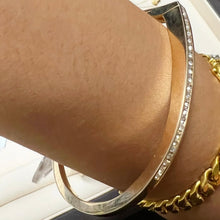 Load image into Gallery viewer, Graduating Diamond Bangle