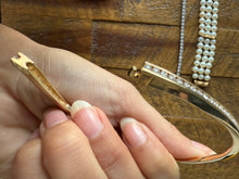 Load image into Gallery viewer, Graduating Diamond Bangle