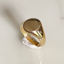 Load image into Gallery viewer, Engravable Oval Signet