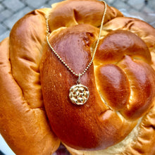 Load image into Gallery viewer, Challah Medallion