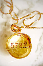 Load image into Gallery viewer, Challah Medallion