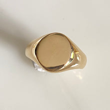 Load image into Gallery viewer, Engravable Oval Signet