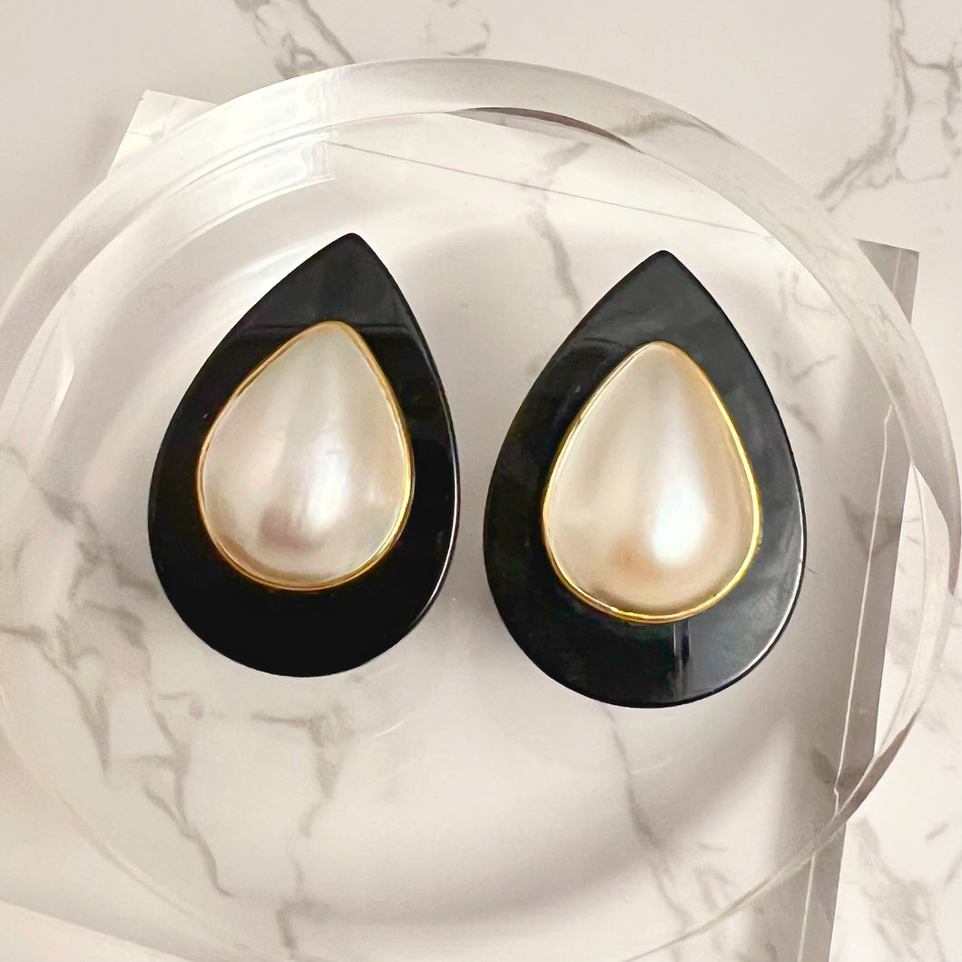 Mabe Pearl Onyx Teardrop Earrings