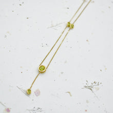 Load image into Gallery viewer, Peridot Curb Lariat Necklace
