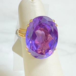 Lab-Created Color Changing Sapphire 18k