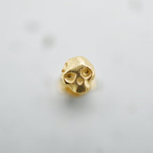 Load image into Gallery viewer, Single Skull Earring
