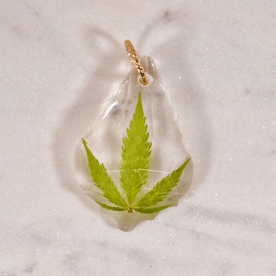 Pot Leaf Crystal 2